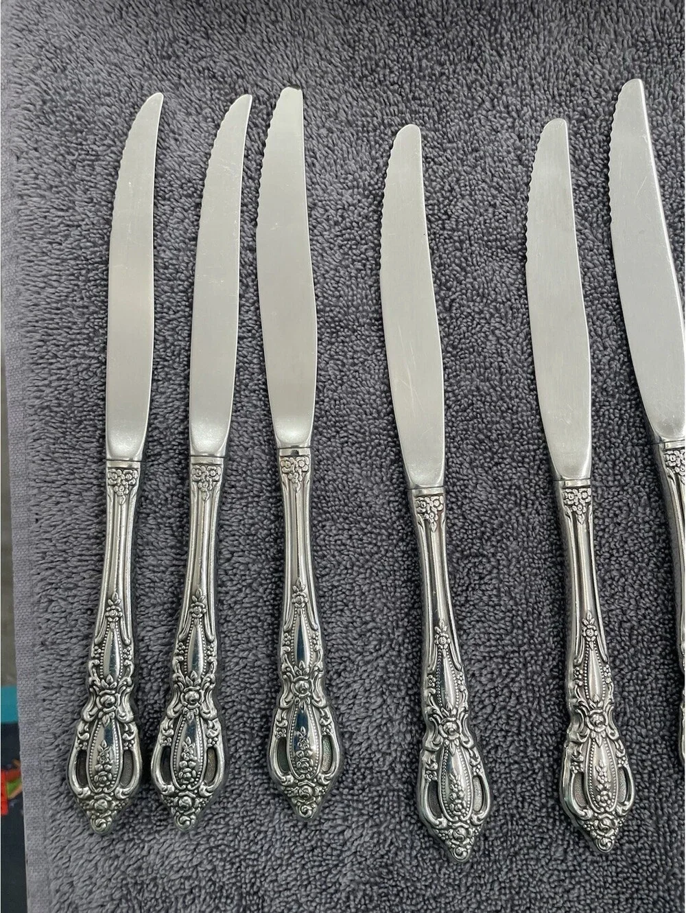 IN BOX Oneida Deluxe Monte Carlo Glossy Set 15 Dinner Knives Stainless Flatware